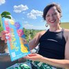 Katrin Luber mit dem Programmheft